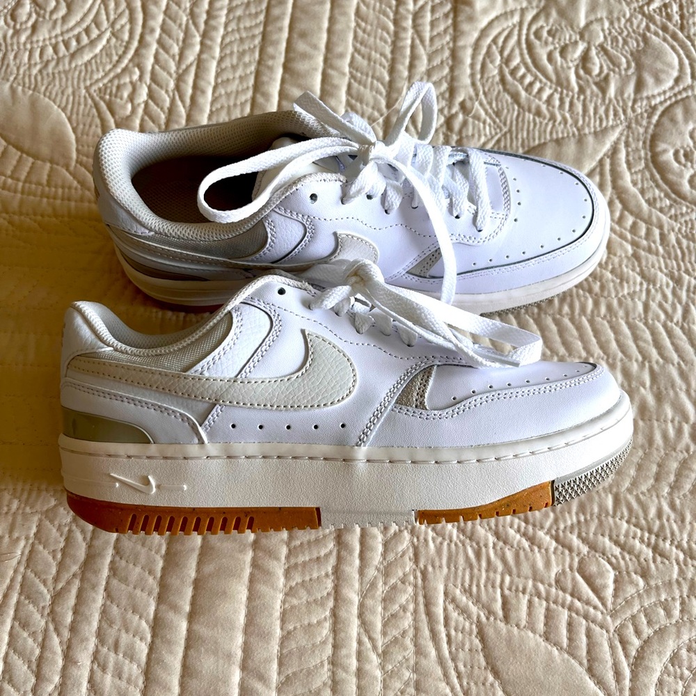 Brand new women’s Nike sneakers